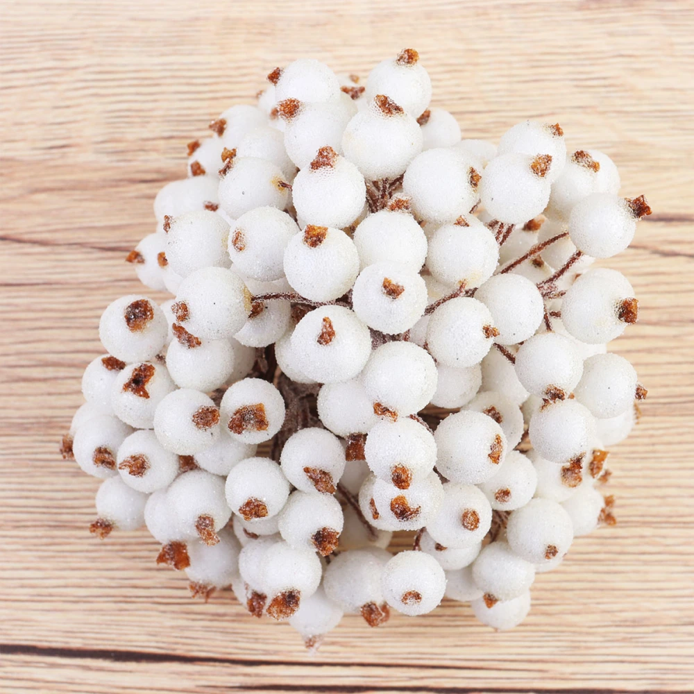 400Pcs Imitation Berries Ornaments Delicate Lifelike Frost Berries DIY Handmade Garland Accessories (White)