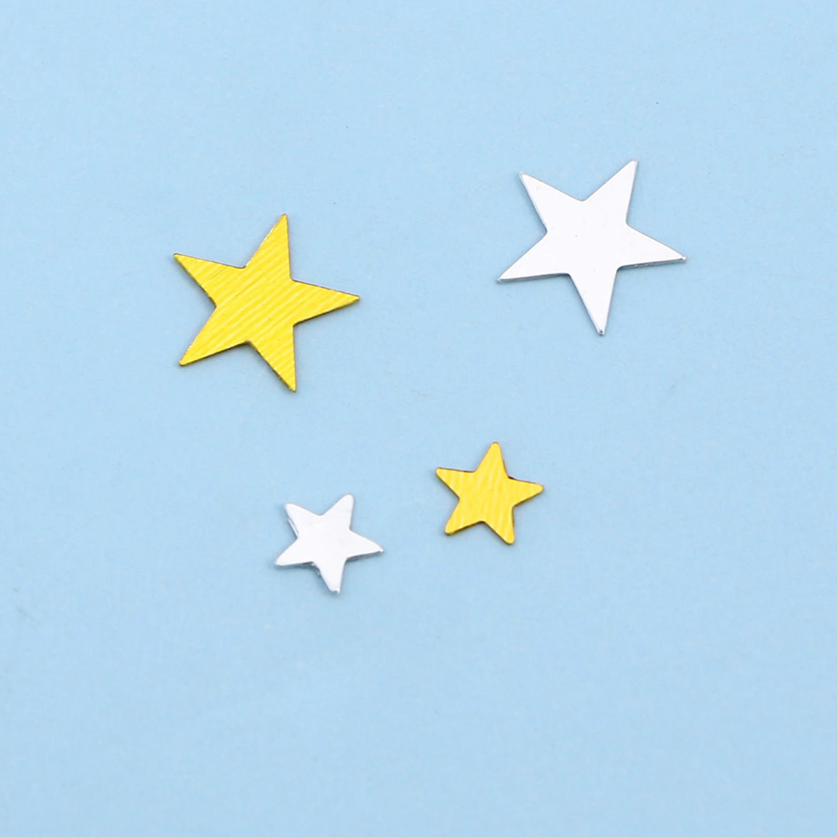 15g Mixed Pentagram Shaped Confetti for Graduation Party Supplies Perfect Graduation Decoration for Grad Party - 6/10mm (Golden and Silver)