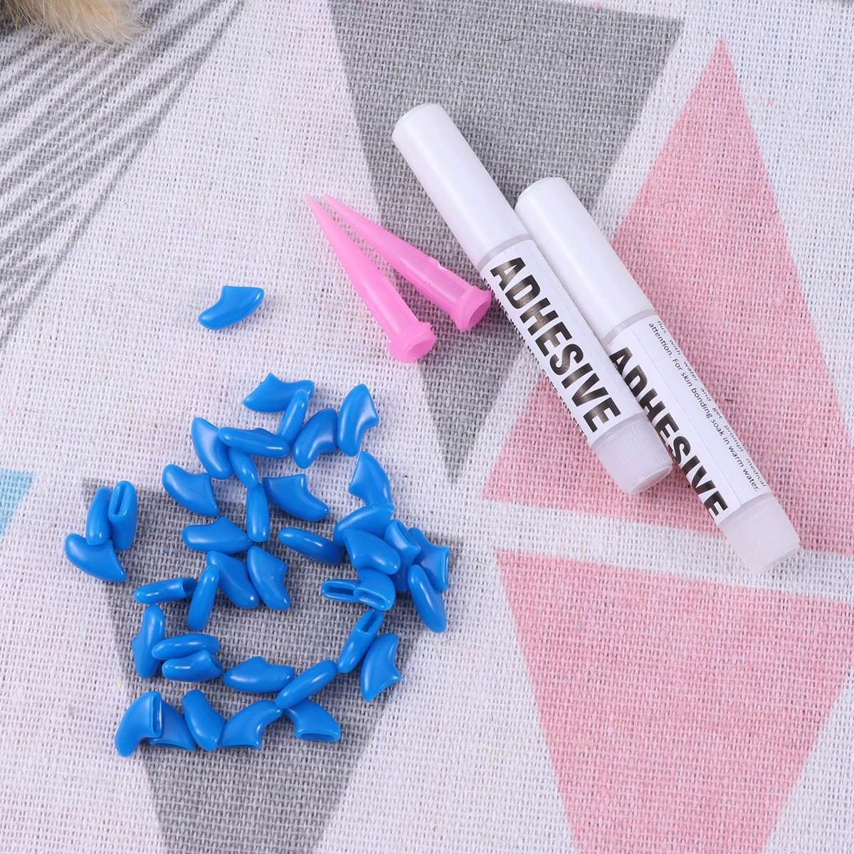 40pcs Cat Nail Covers Claw Paws Caps Gel Protector Adhesive Glue Pet Accessories Pet Nail Caps Lovely Pet Paw Claw Control Nail Protector for Cat and Dog (Blue Size XS)