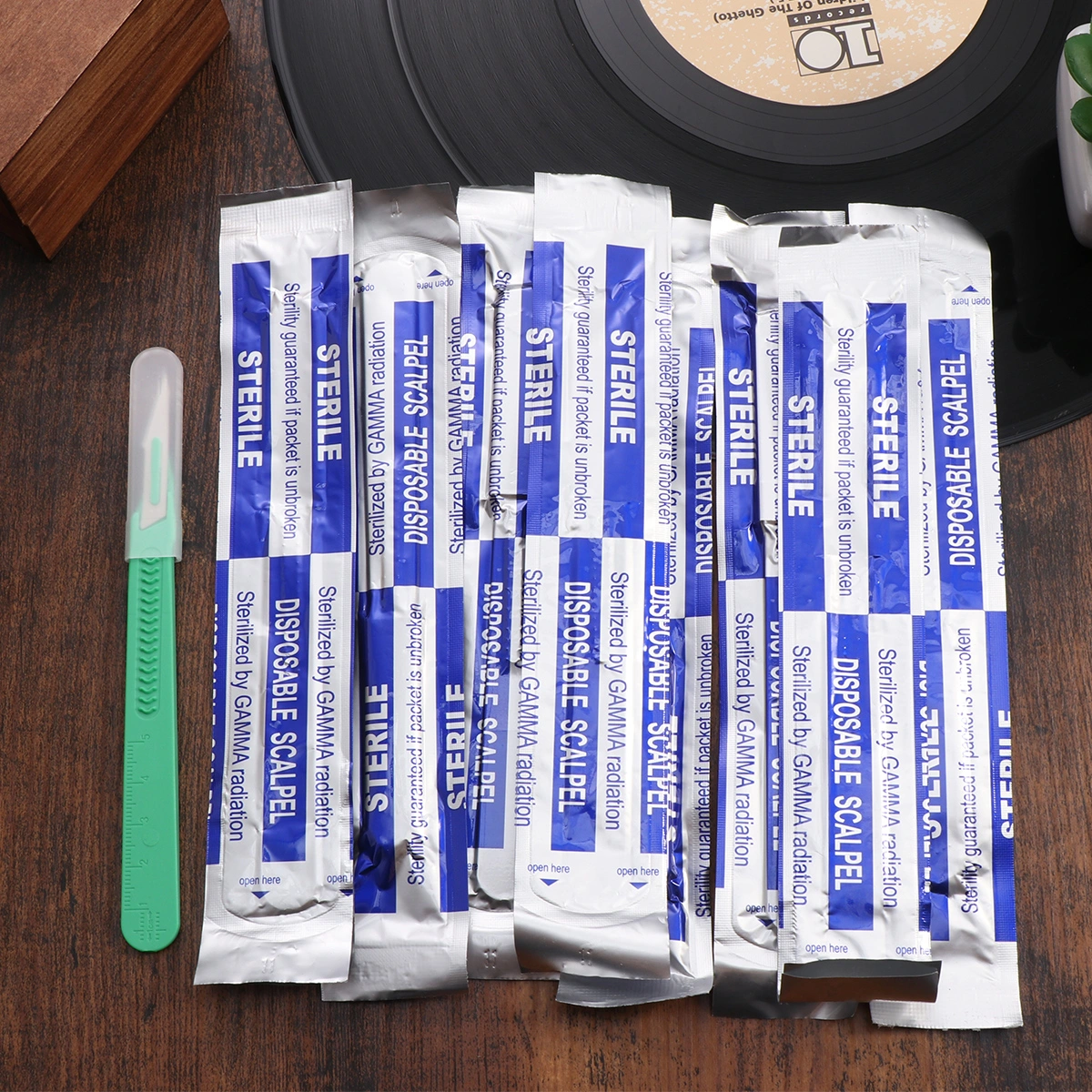 UKCOCO 10pcs Disposable Plastic Surgical Scalpel Multi-function Scrapbooking Crafts Carving Tools(SS-1)