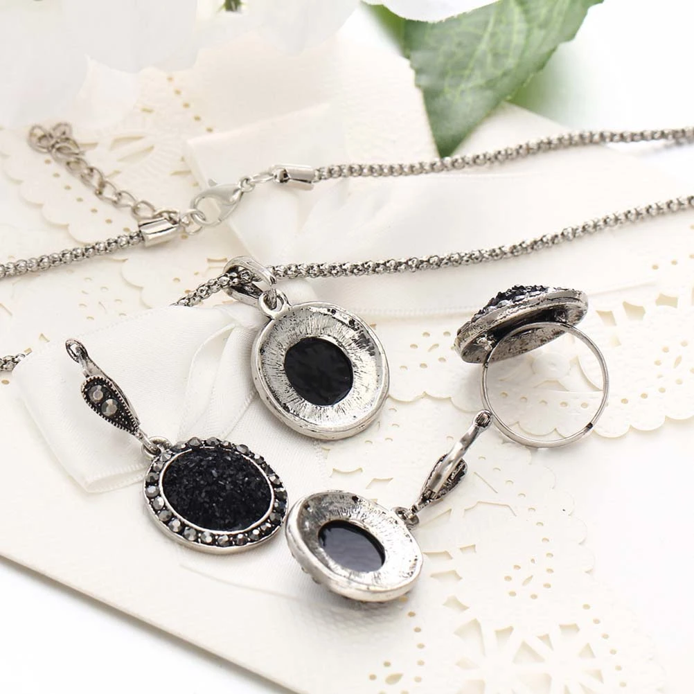 4PCS Black Round Crushed Stones Resin Necklace Earrings Ring Set Suit (Black)