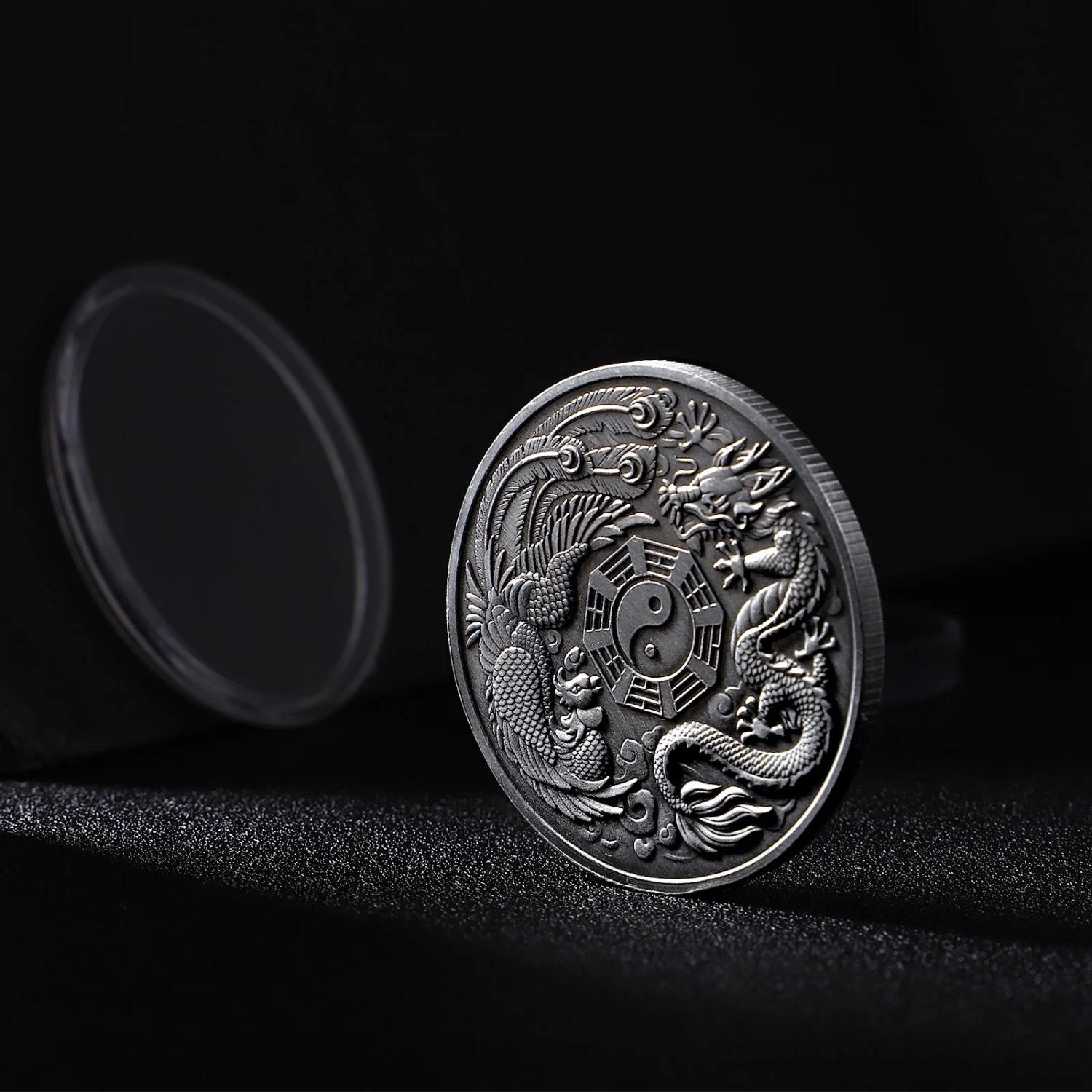 VOSAREA Double-sided Commemorative Coin Chinese Dragon and Phoenix Elizabeth II Collection Gift Art Crafts Souvenir Coin (As Shown)