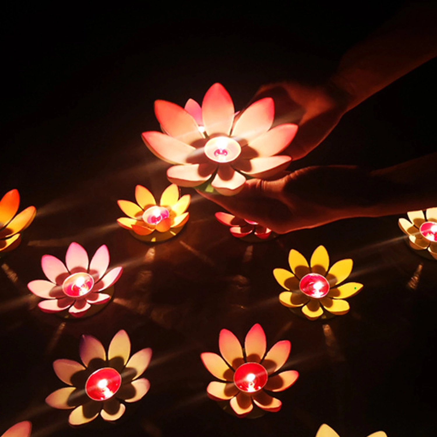 Floating Garden Pond River Candle Wishing Light Lotus Flower Lamp Festival Decor