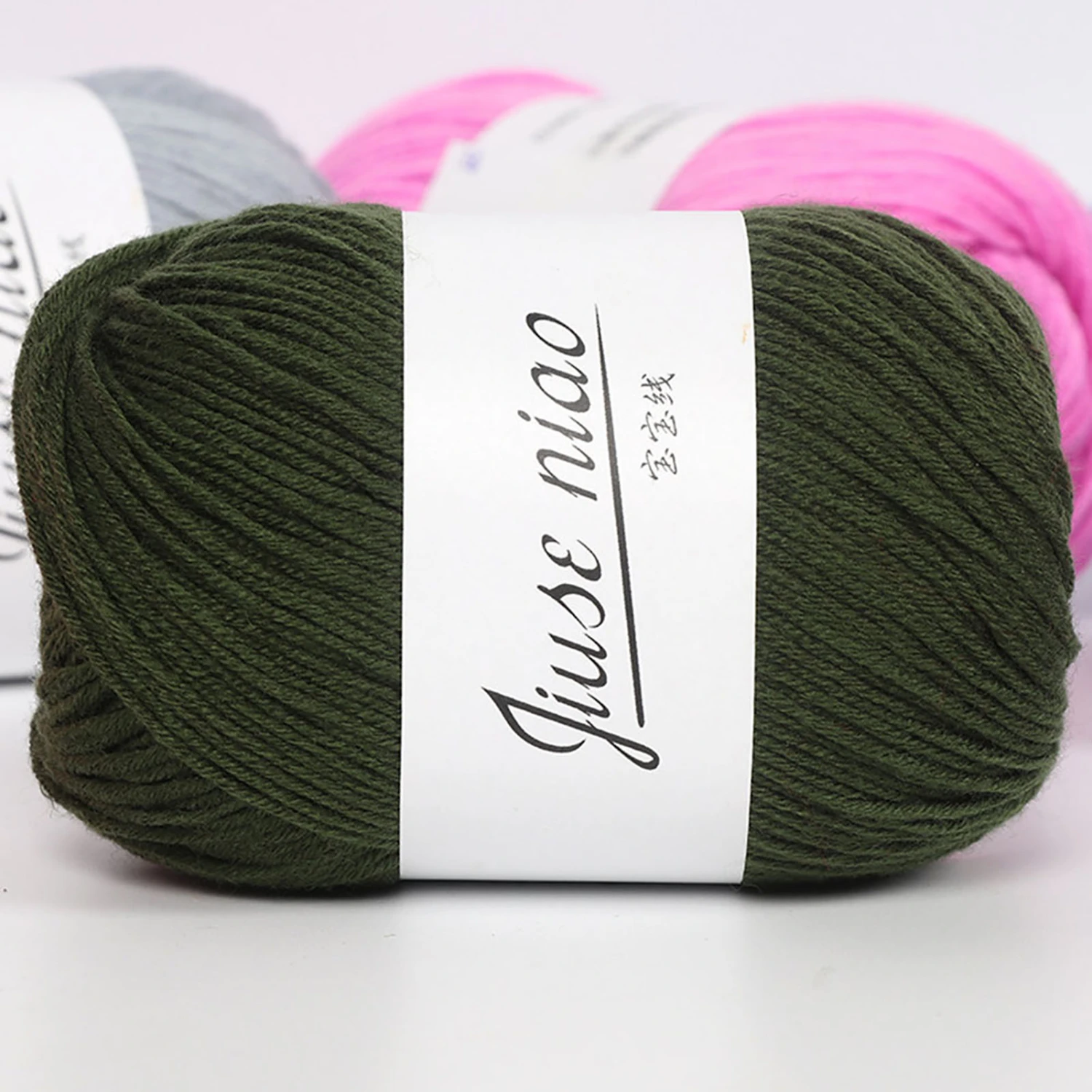 Soft Yarn Eye-catching Various Occasions Acrylic Fiber Acrylic Yarn Skeins Bulk Yarn Kit for Gift