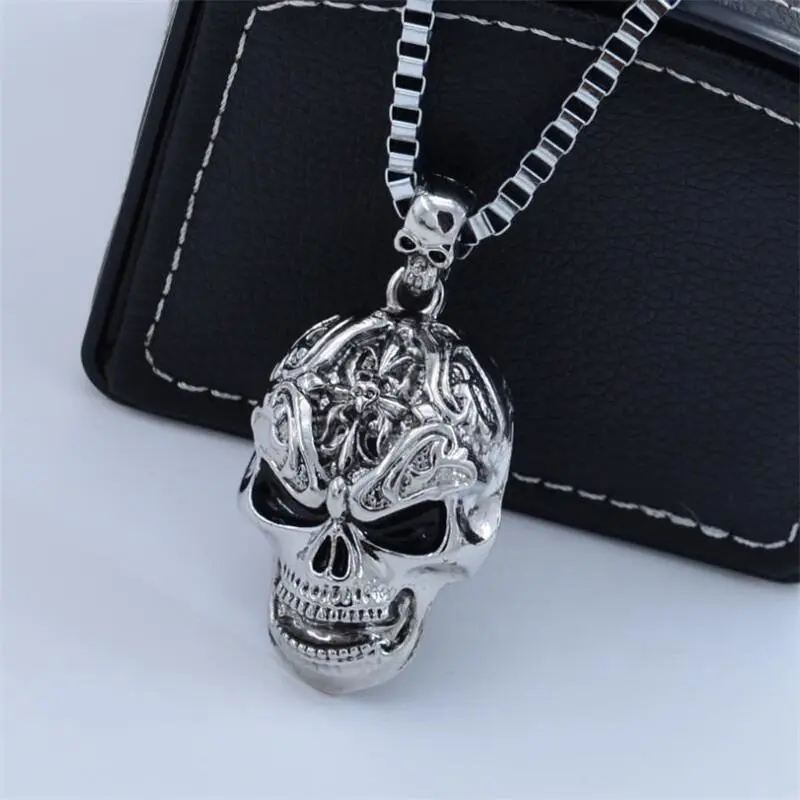 Skeleton Pendant Hip Hop Long Necklace European Style Punk Metal Skull Skull Ornaments Necklace Mens