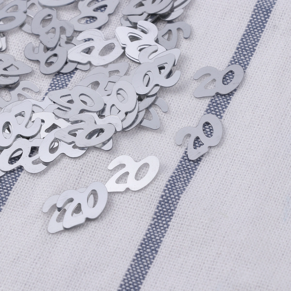 1200pcs Number 20 Sequins Confetti Party Supplies Table Confetti Decoration for Birthday Anniversary Celebration (Silver)