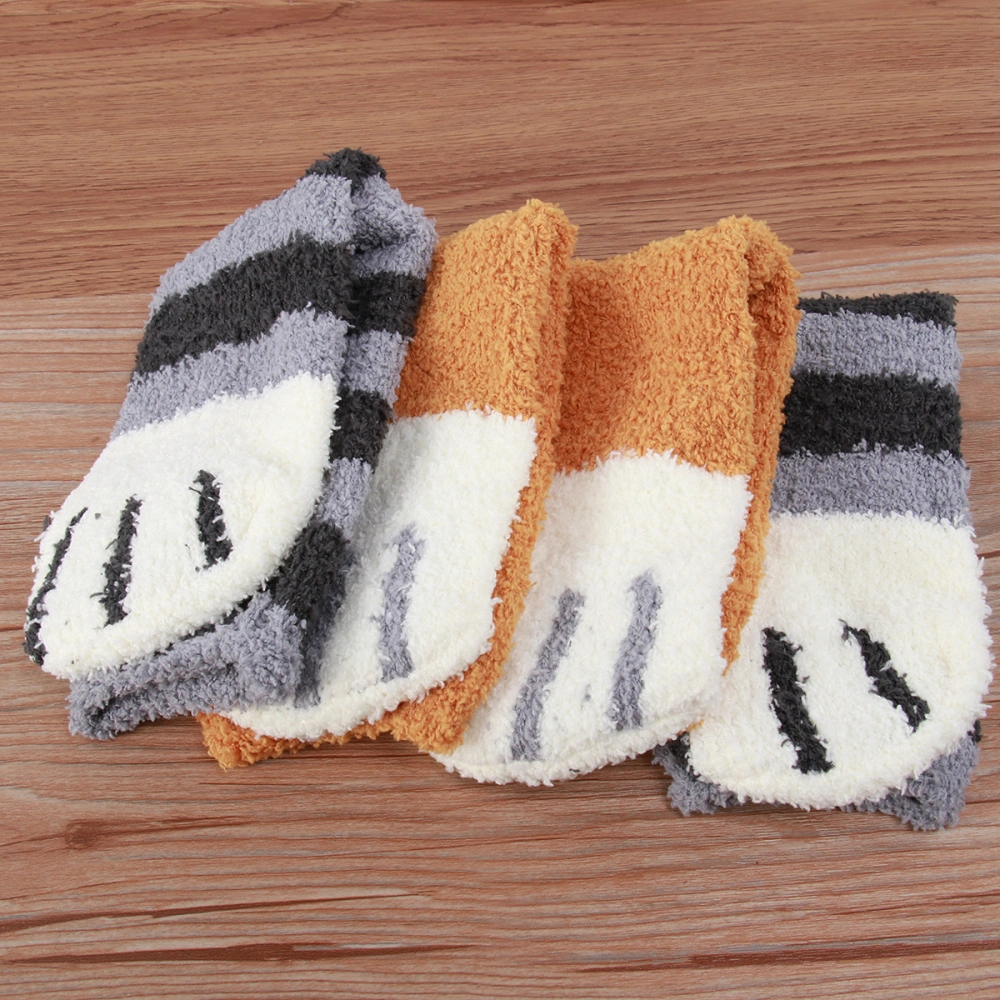 2 Pair Thicken Coral Fleece Middle Tube Cat's Claws Pattern Socks Warm Floor Socks Fluffy Sleep Bed Socks (Random)