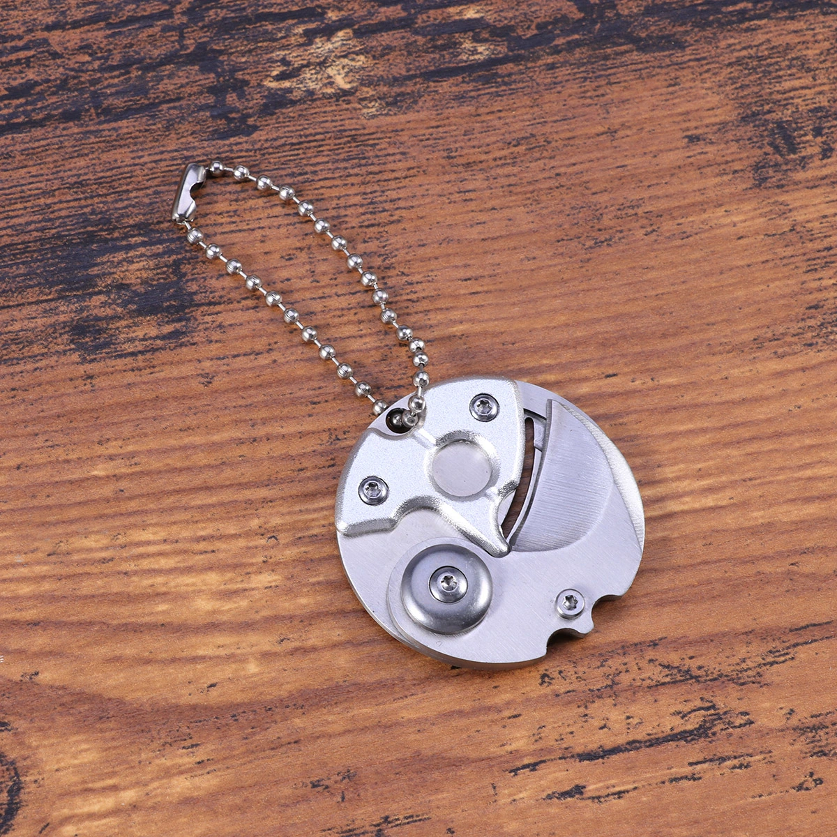 Folding Coin Outdoor Survival Camp Hunting Pocket EDC Keychain with Chain (Random Color)