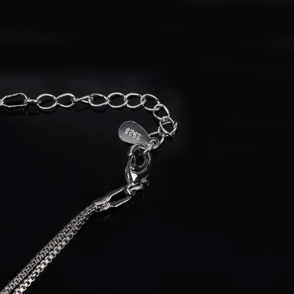 Valentine's Day Bracelet Stylish Women Hand Decoration Birthday Gift Fashion Jewelry for Ladies Female (Red)