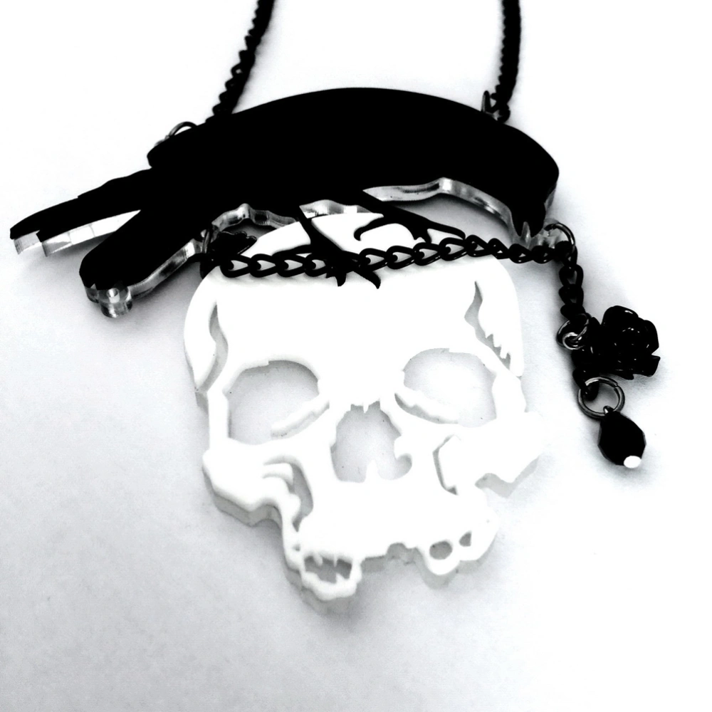 Halloween Crow Skull Head Shape Pendant Necklace Halloween Masquerade Costume Party Cosplay Dress Up Jewelry Costume Accessory