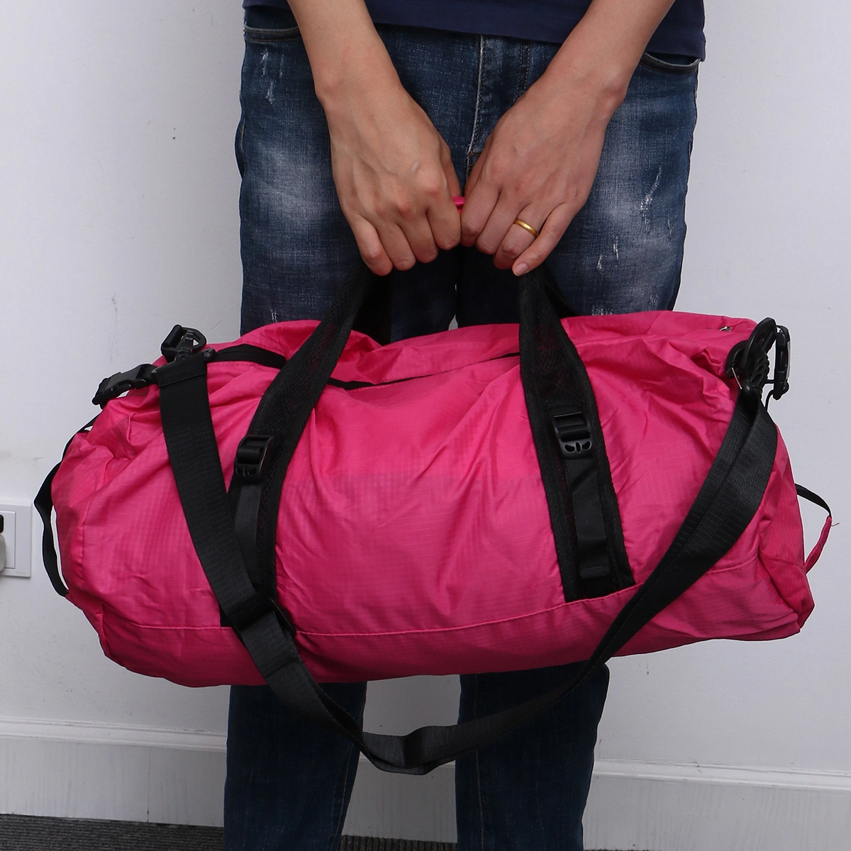 1PC Large Capacity Handbag Folding Bag Waterproof Sports Fitness Outdoor Travel Suitcase (Pink)