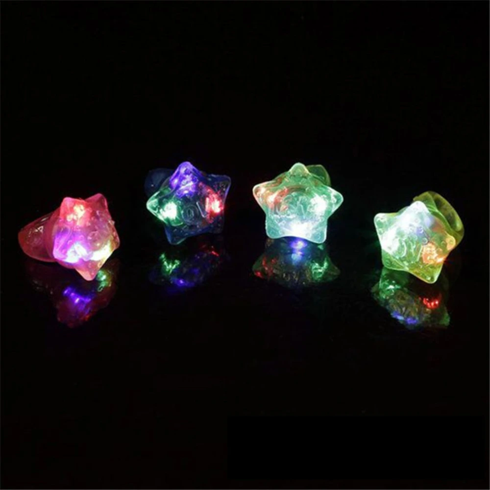 20 Pcs 5x3cm Strawberry Shaped LED Flash Rings Creative Rings Halloween Party Treats Party Favors Mixed Patterns