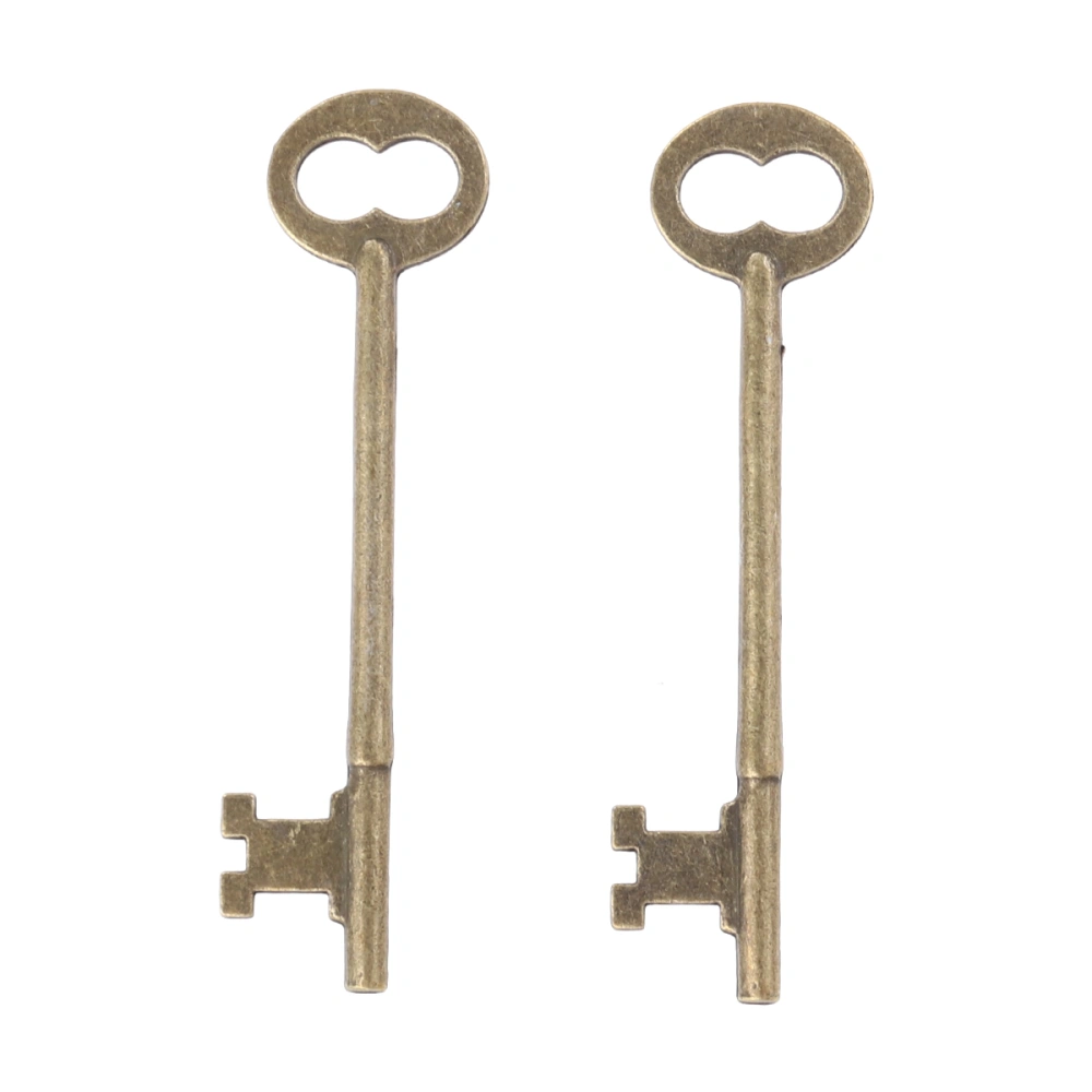 2pcs Antique Old Look Bronze Keys Vintage DIY Pendant Metal Charms Decorations (Random Style)