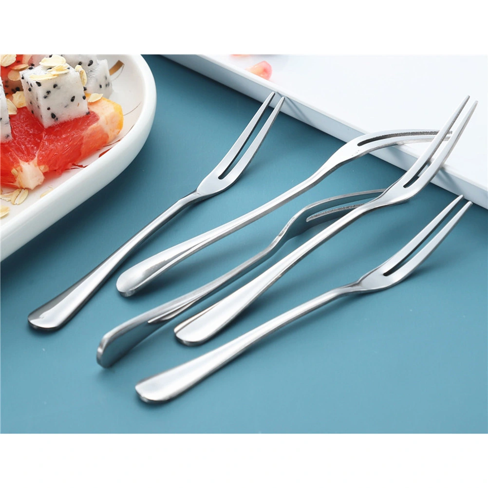 5 pcs Delicate Useful Stainless Steel Fruit Fork Cake Fork Exquisite Fork for Children Use (Pointed Tail Fork)