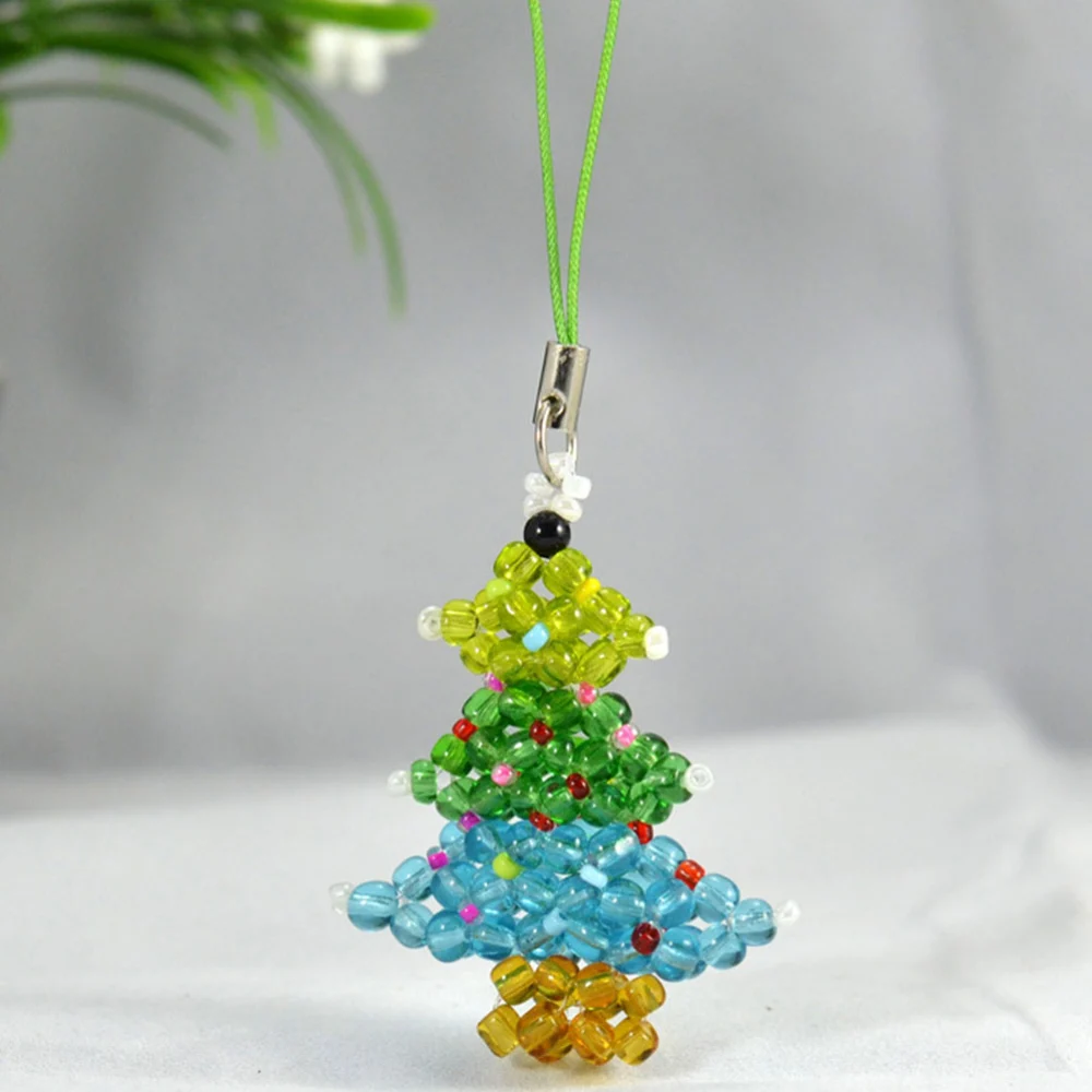 20pcs Christmas Tree Shape Hanging Pendant Keyring Accessories Handmade Weaving Colored Glass Bead Keychain  Hanging Decoration for Keys Backpack