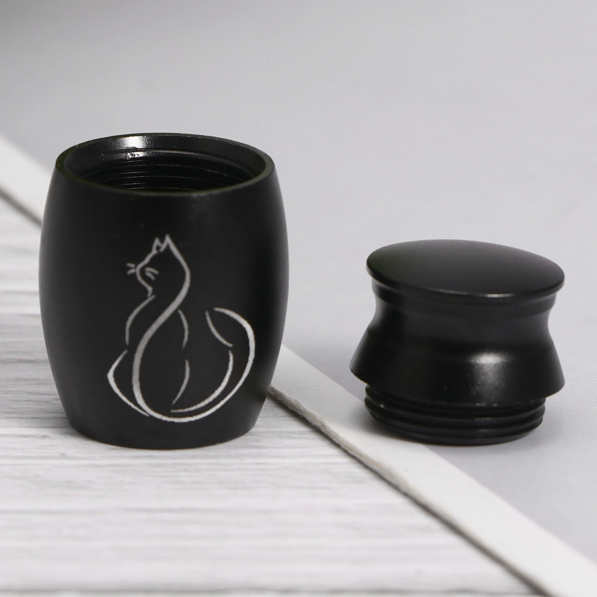 Pet Stainless Steel Cinerary Funerary Urn Jar Kitten Printed Urn Container with Opening Screw Lids (Black)