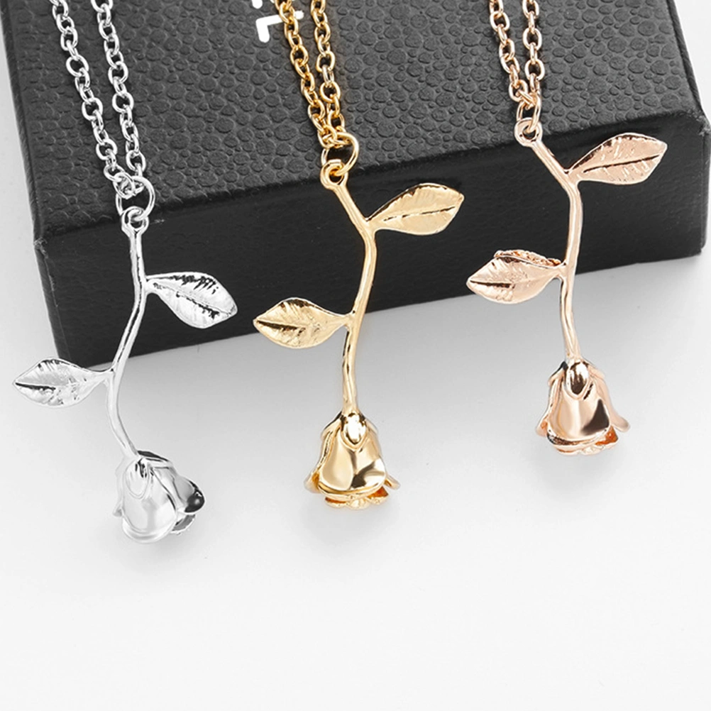 2pcs Luxury Rose Necklace Pendant Romatic Chain Necklace Valentine's Day Jewelry Gift for Women Female (Silver)