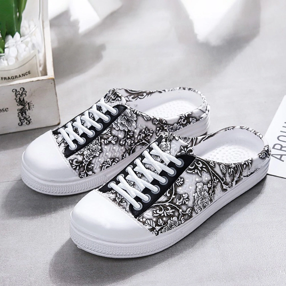 1 Pair of Comfortable Beach Slippers for Women Hollowed-out Beach Shoes