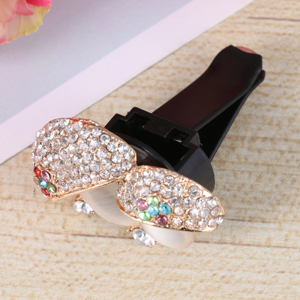 Fashion Rhinestone Mushroom Perfume Clip Sparkling Aromatherapy Diffuser Solid Perfume Vent Clip Charms Inner Dashboard Bling Decoration Gift with Random Cotton Pad for Auto Vehicle Car