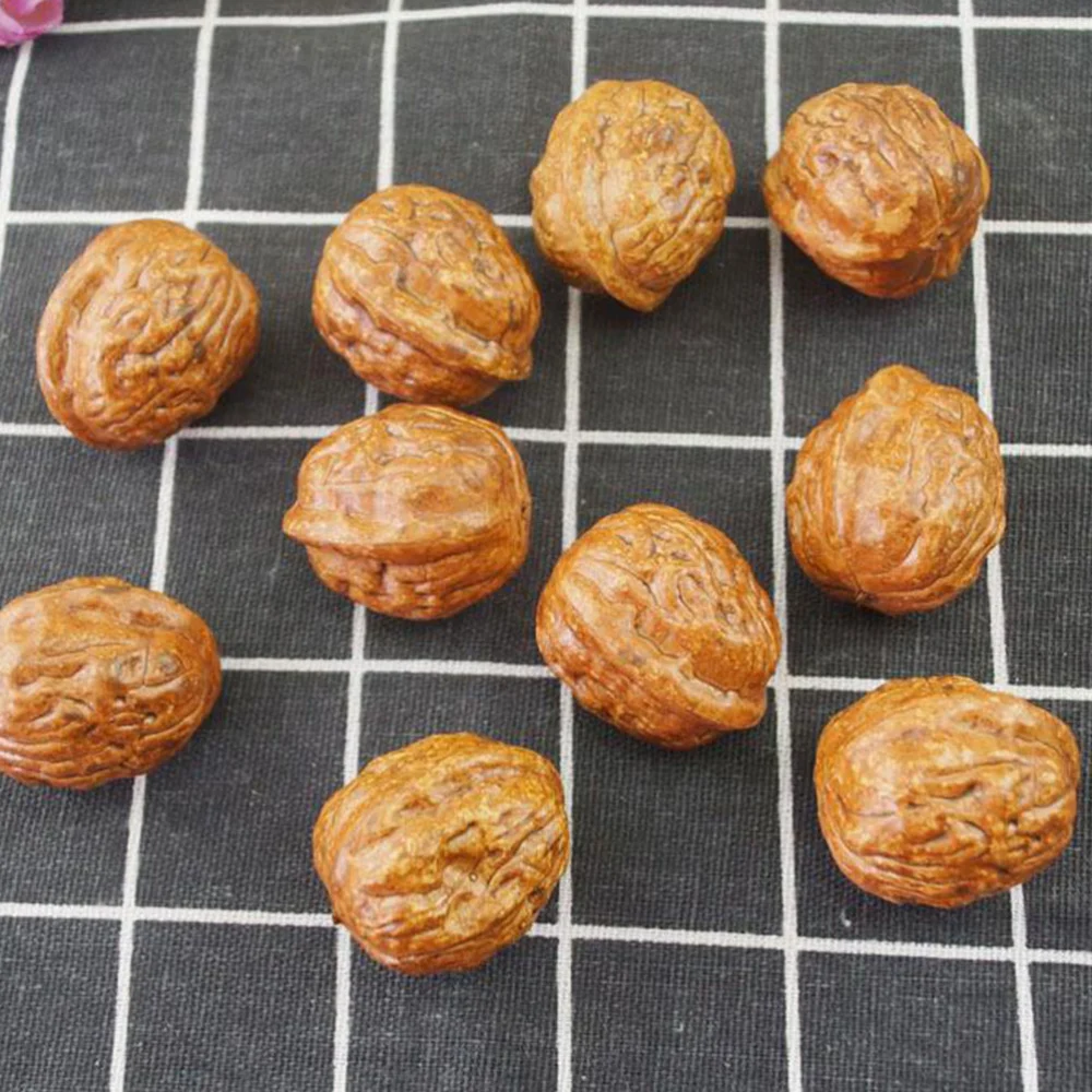 20Pcs Simulation Walnuts Models Lifelike Nut Ornaments Retailing Store Decors Photography Prop for Home Shop