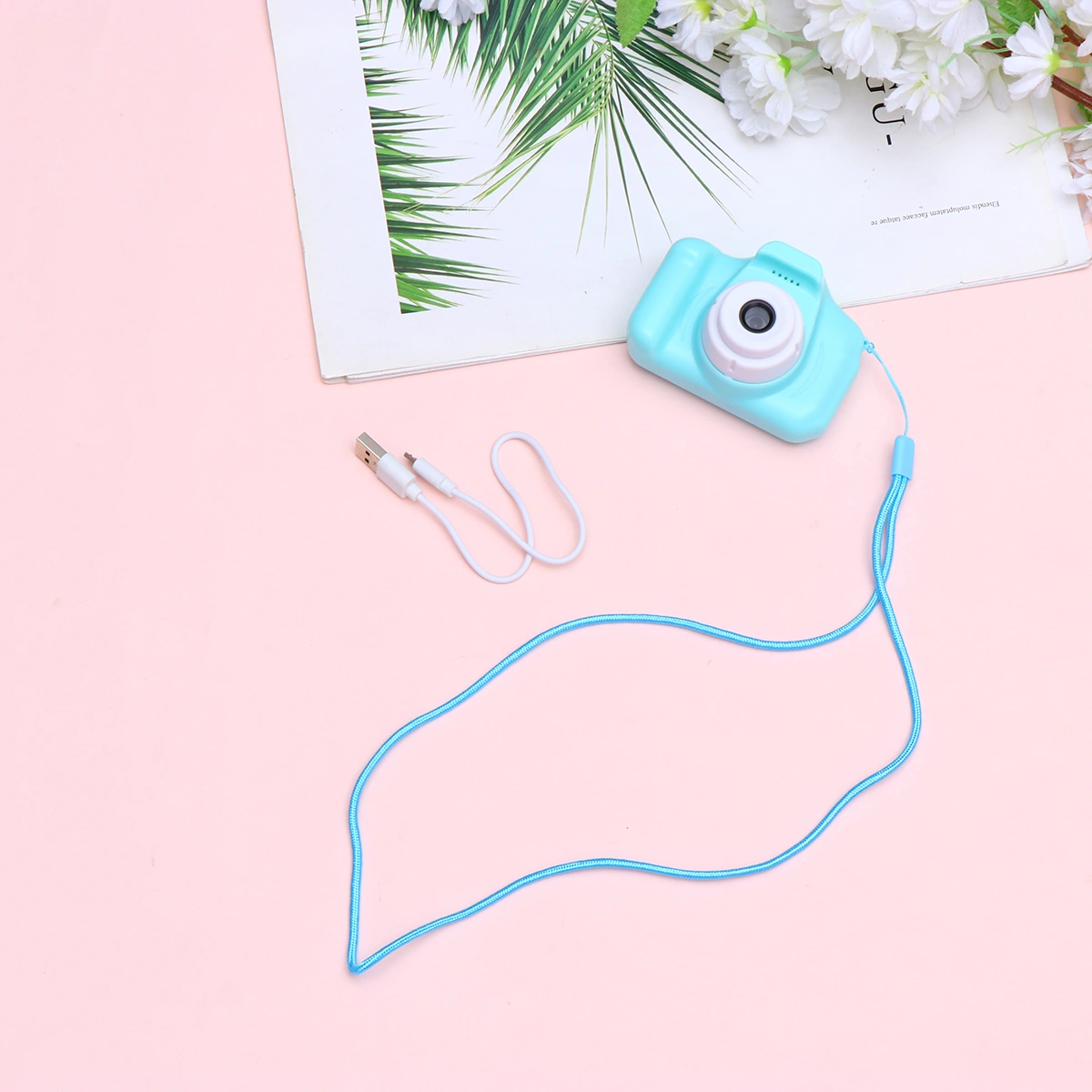 Portable 2.0 Inch Digital Camera Toy Mini Plastic Photography Camera for Children Kids (Green, without Memory Card)