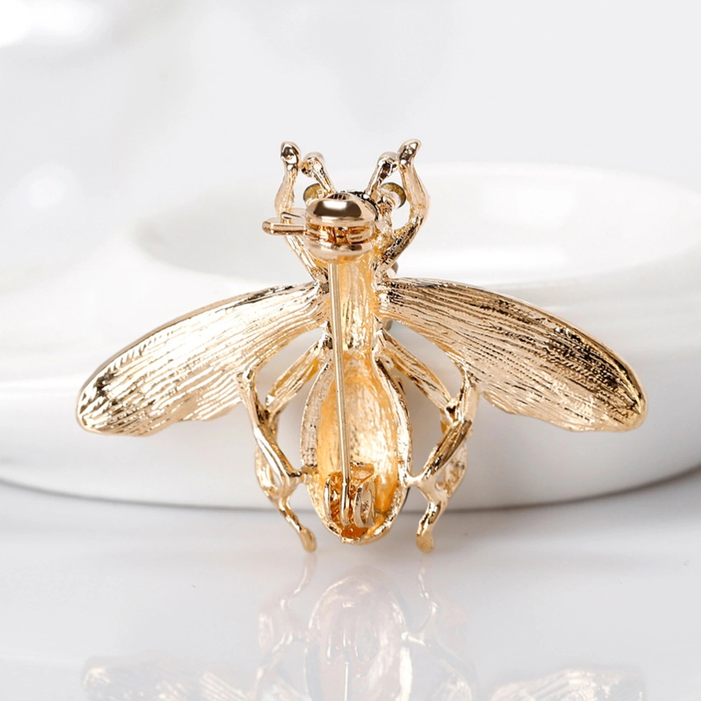 1Pc Bee Shaped Brooch Inlaid Rhinestone Suit Brooch Chic Clothing Decor (Golden)