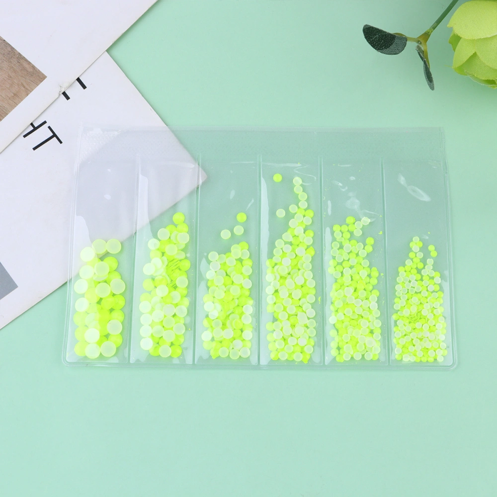 1 Box of About 850pcs Manicure Rhinestone Beads 6 Compartments Mixed Noctilucent Nail Art Diamonds Decorations (Style 1)