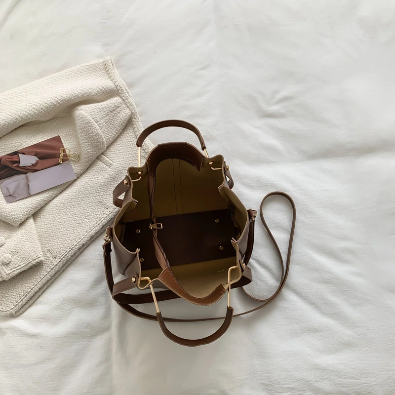 Trendy Special-interest Design Shoulder Messenger Retro Handbag For Women