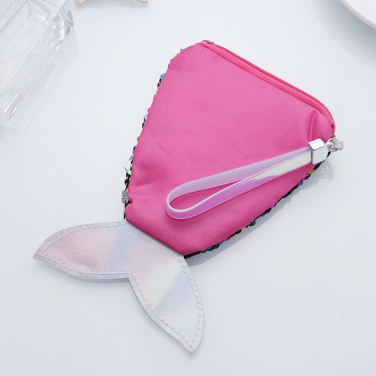 1Pc Fashion Coin Purse Mermaid Tail Shape Sequins Change Purse Unique Coin Wallet for Children Kids Colorful