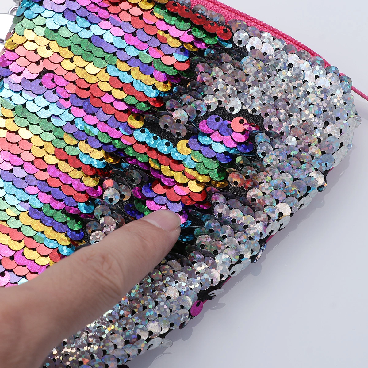1Pc Fashion Coin Purse Mermaid Tail Shape Sequins Change Purse Unique Coin Wallet for Children Kids Colorful