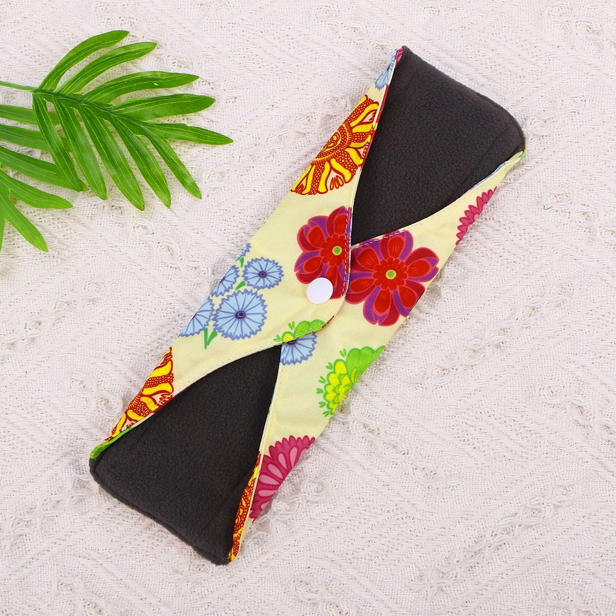 Women Washable Sanitary Napkins Reusable Sanitary Towel Portable Foldable Bamboo Charcoal Cloth Menstrual Pads with Charcoal Absobancy Layer (Size M No.43)