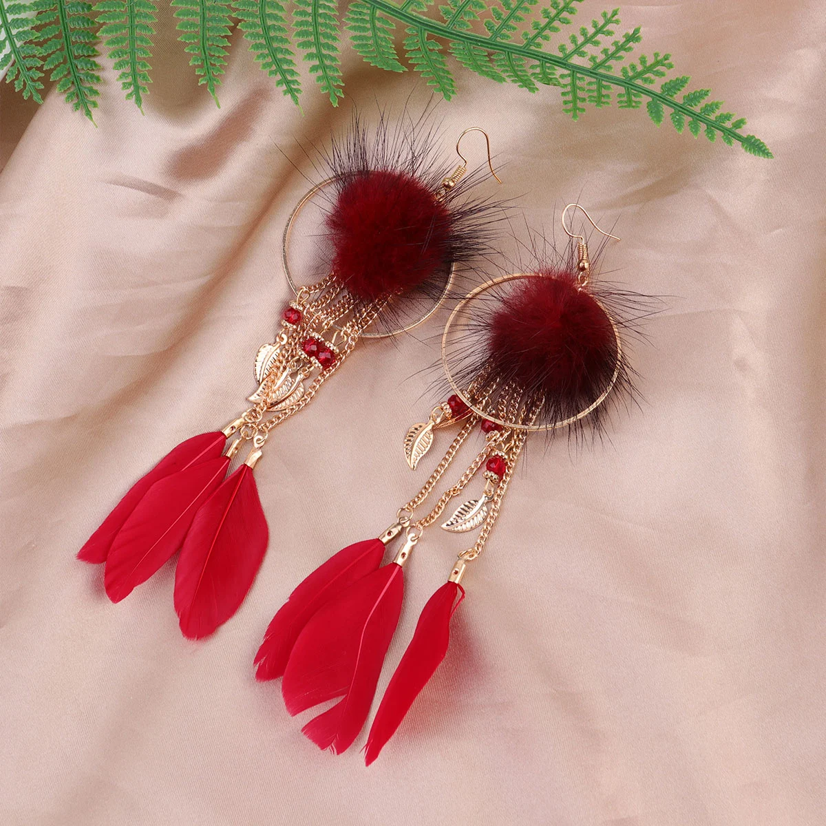 1 Pair of Feather Earrings Retro Long Tassels Alloy Leaf Decorative Eardrop Earrings for Women (Red)