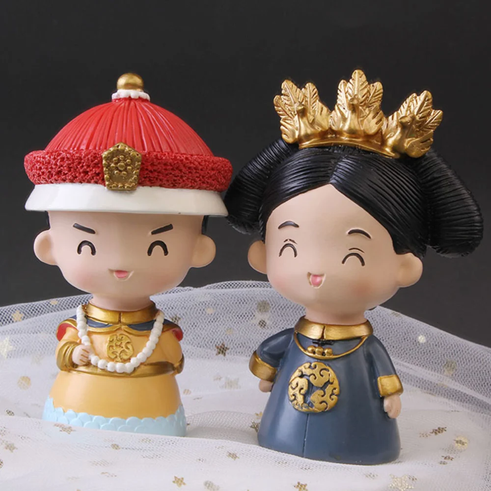 1 Pair of  Resin Crafts Antique Style Doll Emperor Empress Figurines Handicrafts Ornament Gift