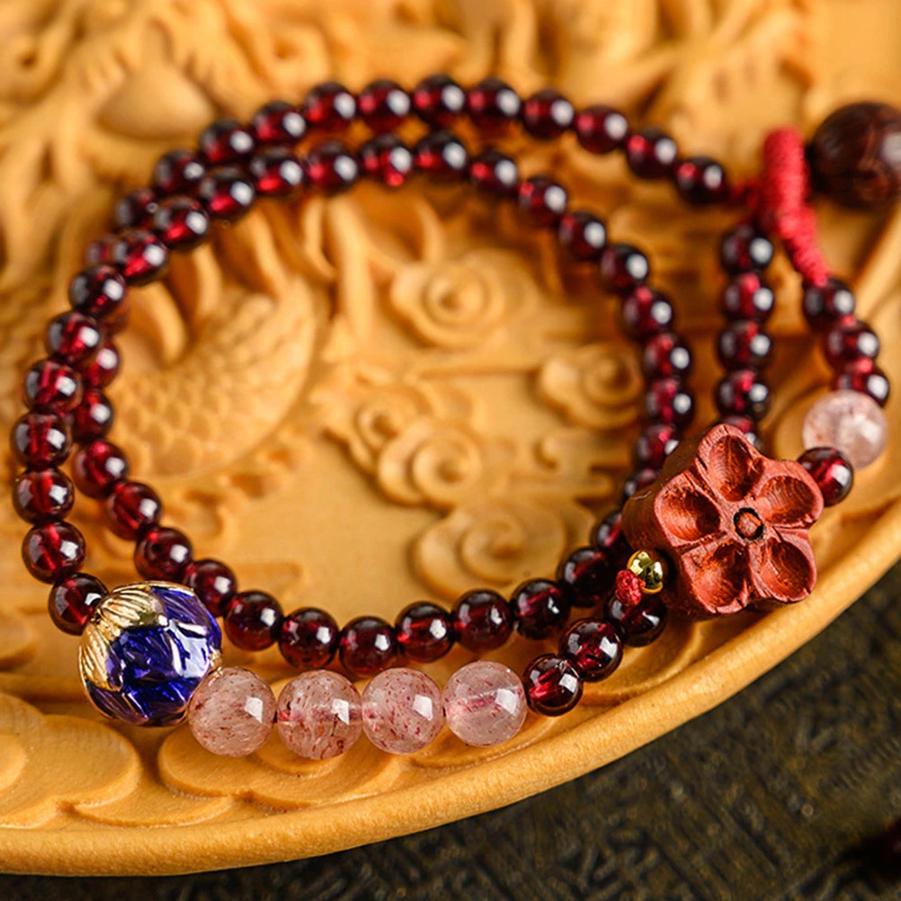 1Pc Natural Garnet Mobile Phone Strap Exquisite Unique Phone Lanyard Wrist Hanging Rope Decoration for Students Adults (Pendant Styling)