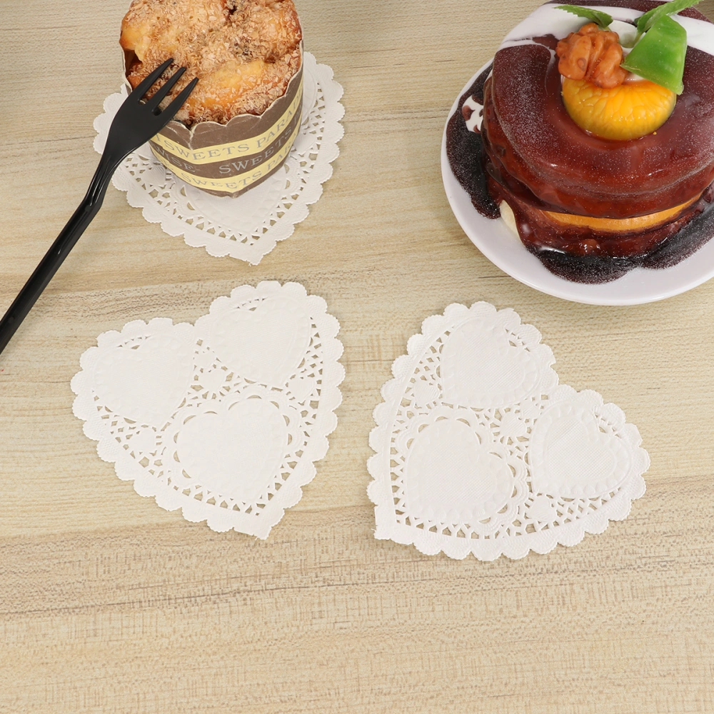 200 Sheets White 4 Inches Heart Shape Lace Doilies Oil-Absorbing Disposable Cake Box Liner Hollow Out Packaging Paper Pad