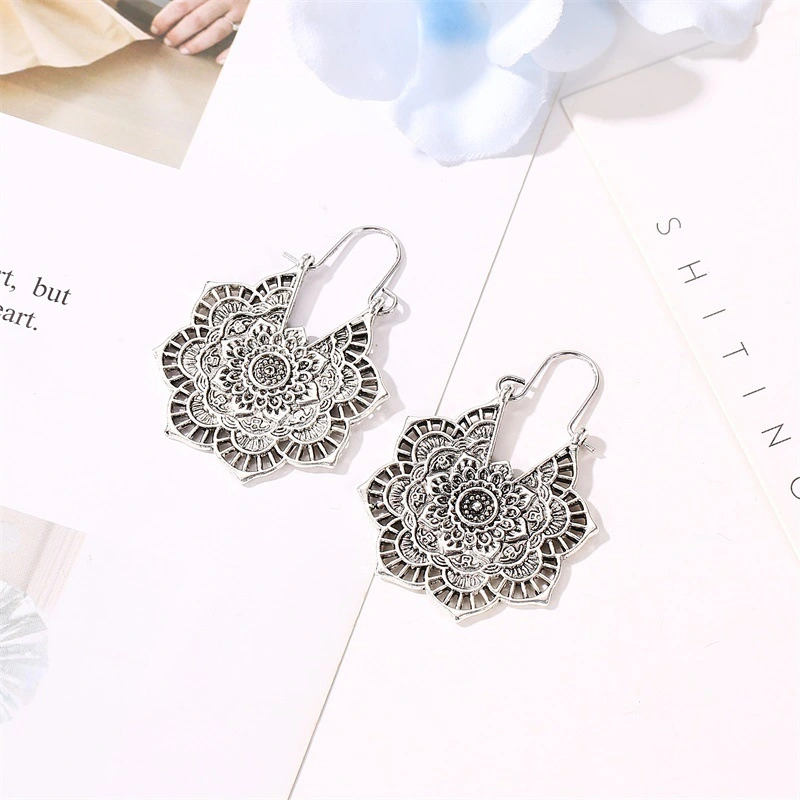 1 Pair Vintage Flower Drop Earrings Women Dangle Earrings Metal Hollow Flower Earrings
