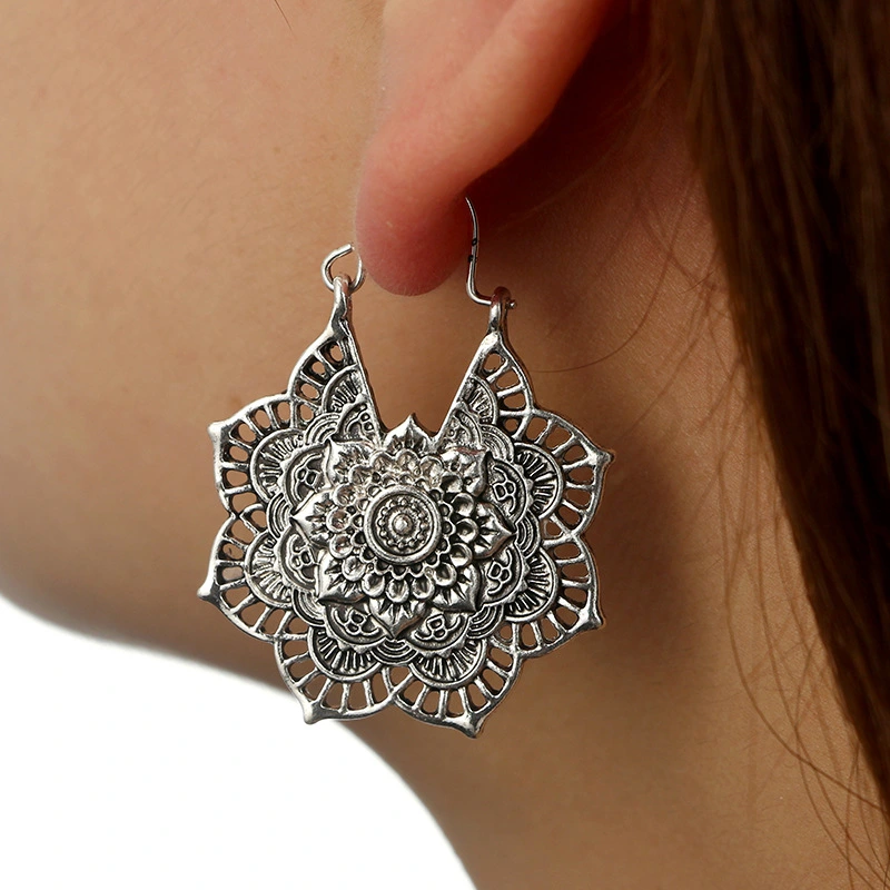 1 Pair Vintage Flower Drop Earrings Women Dangle Earrings Metal Hollow Flower Earrings