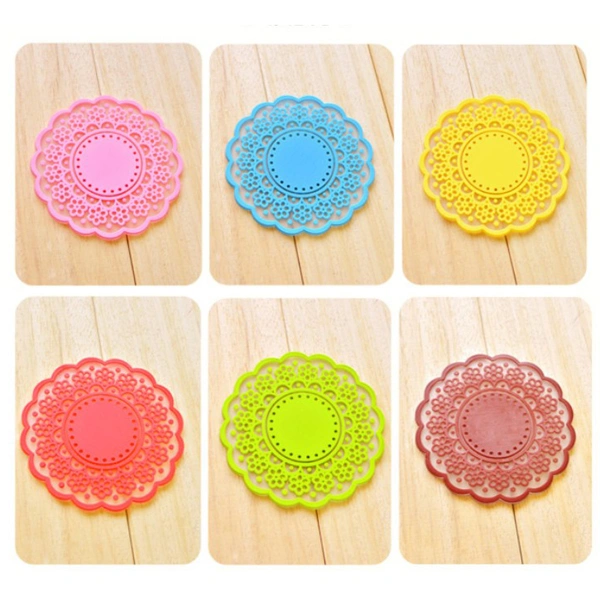 4pcs Translucent Hollow-out Lace Pattern Non-slip Insulated Round Silicone Cup Coasters Mats Holders (Random Color)