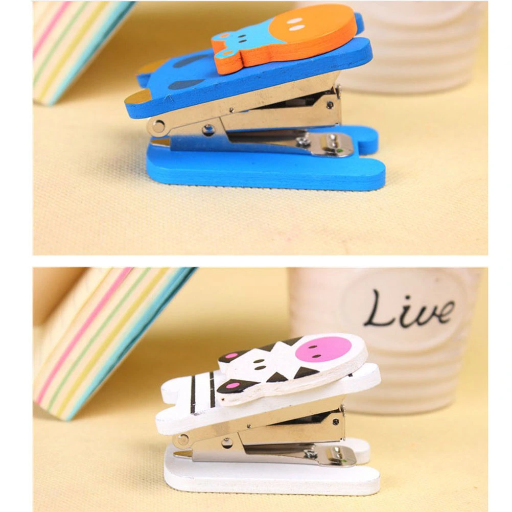 2pcs Mini Wooden Desktop Stapler Painting Cartoon Stapler for Office School Home Gift for Friends and Children( Mixed Pattern)