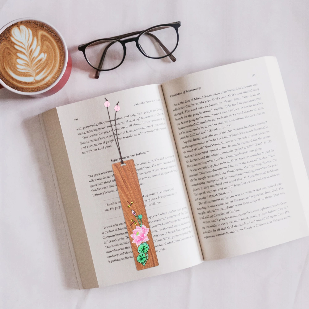 1pc Painted Bookmark Wood Bookmark Creative Book Label Multipurpose Bookmark