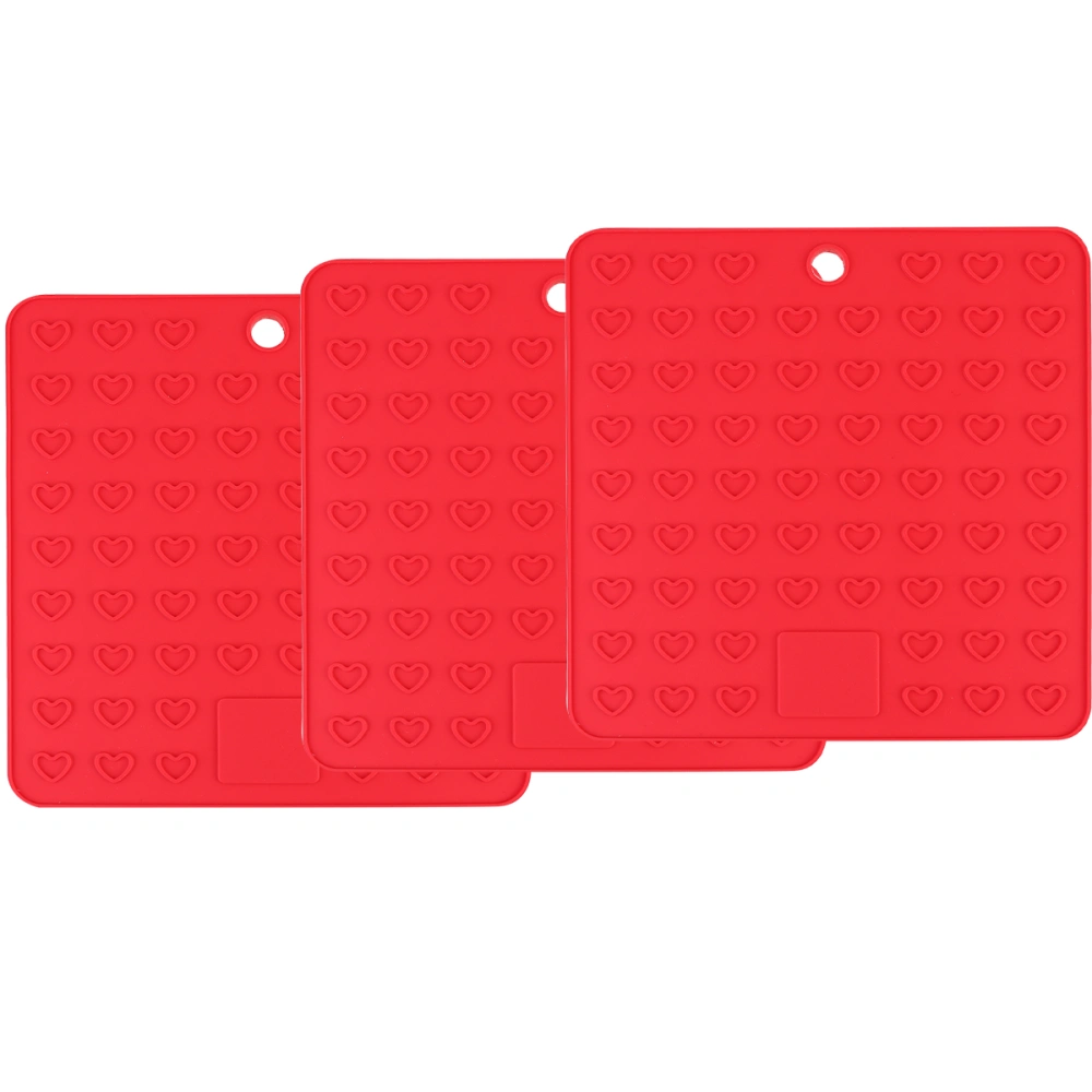 3 Pcs Heart Pattern Placemat Silicone Mat Heat Insulated Mat Multifunctional Mat Anti-fouling Mat Drain Mat for Kitchen Living Room (Red)
    