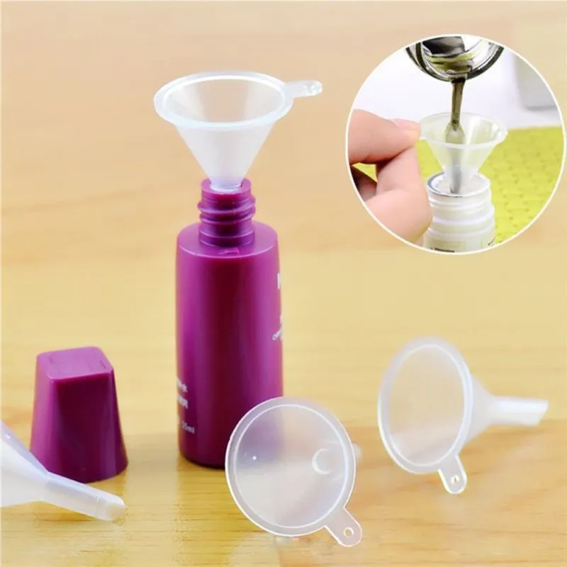 Small Clear Plastic Funnels For Cosmetic Liquids Perfume Oil Filling Empty Containers