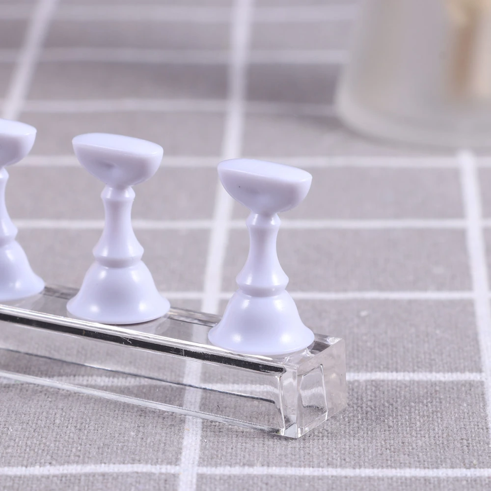 6pcs Nail Tips Practice Display Stand Magnetic Stuck Crystal Holder Chessboard Design for False Nails Tips (White 5 Holders + 1 Magnet Acrylic Base)