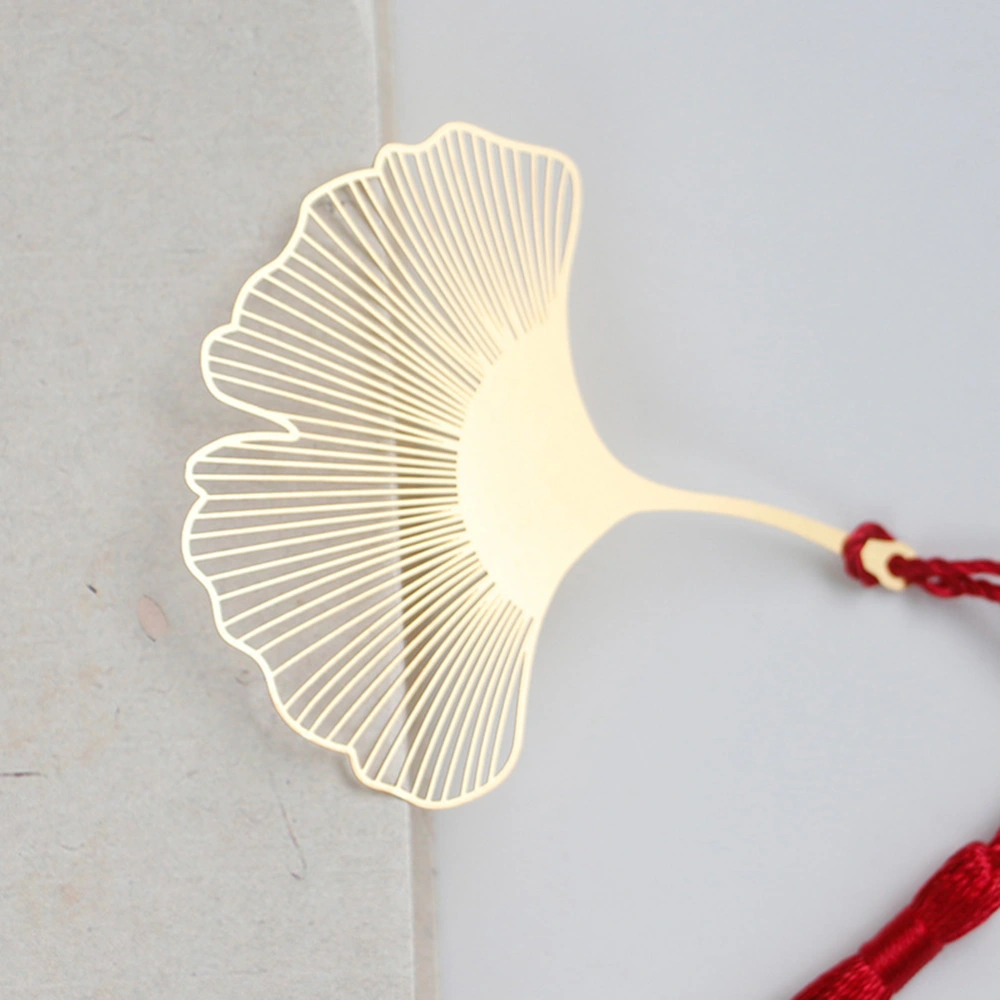 Creative Brass Bookmarks Vintage Electroplated Ginkgo Leaves Pattern Metal Bookmarks for Stationery Gifts (Golden, Random Color of the Tassel)