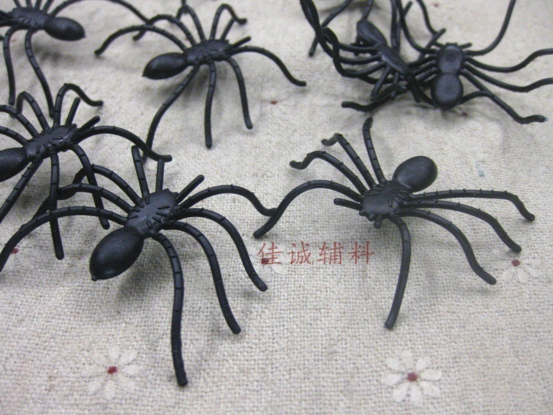 150 pcs Plastic Spiders Mini Spiders Simulation Spider Artificial Spider Fake Spider for Halloween