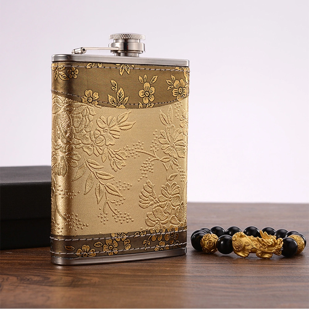 Stainless Steel Portable Flask Retro Pattern Wine Whiskey Bottle for Men and Women (Golden)
