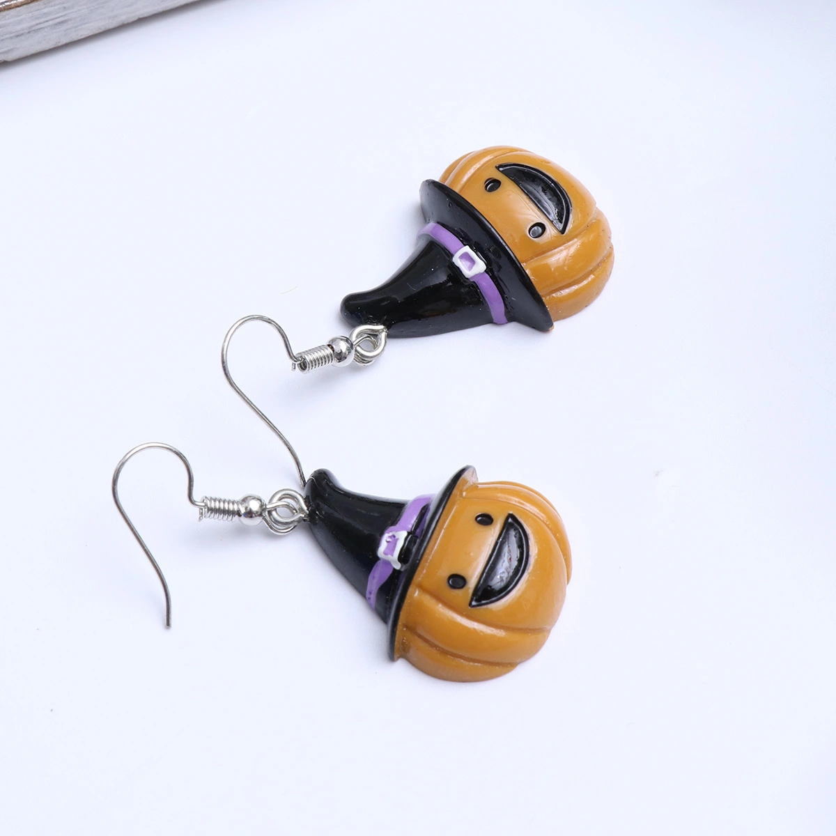 A Pair of Halloween Earrings Funny Ear Studs Exaggerated Personality Smile Face Pumpkin with Hat Ear Hooks for Women Girls