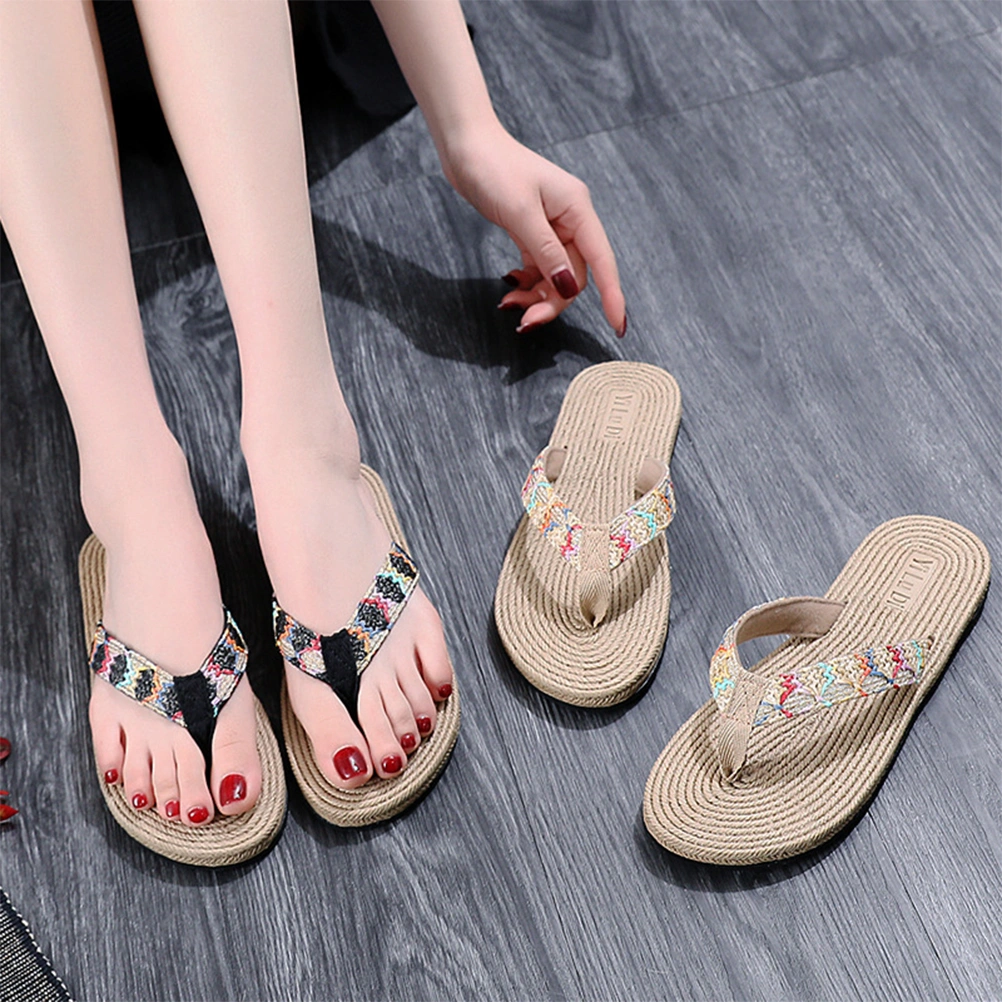 1 Pair Summer Flat Bottom Slippers Outdoor Beach Flip-flops Simulated Straw Woven Slippers Stylish Seaside Cooling Shoes for Women (Black Size 37 6US, 3.5UK, 36.5EU, 9.039 Inch)