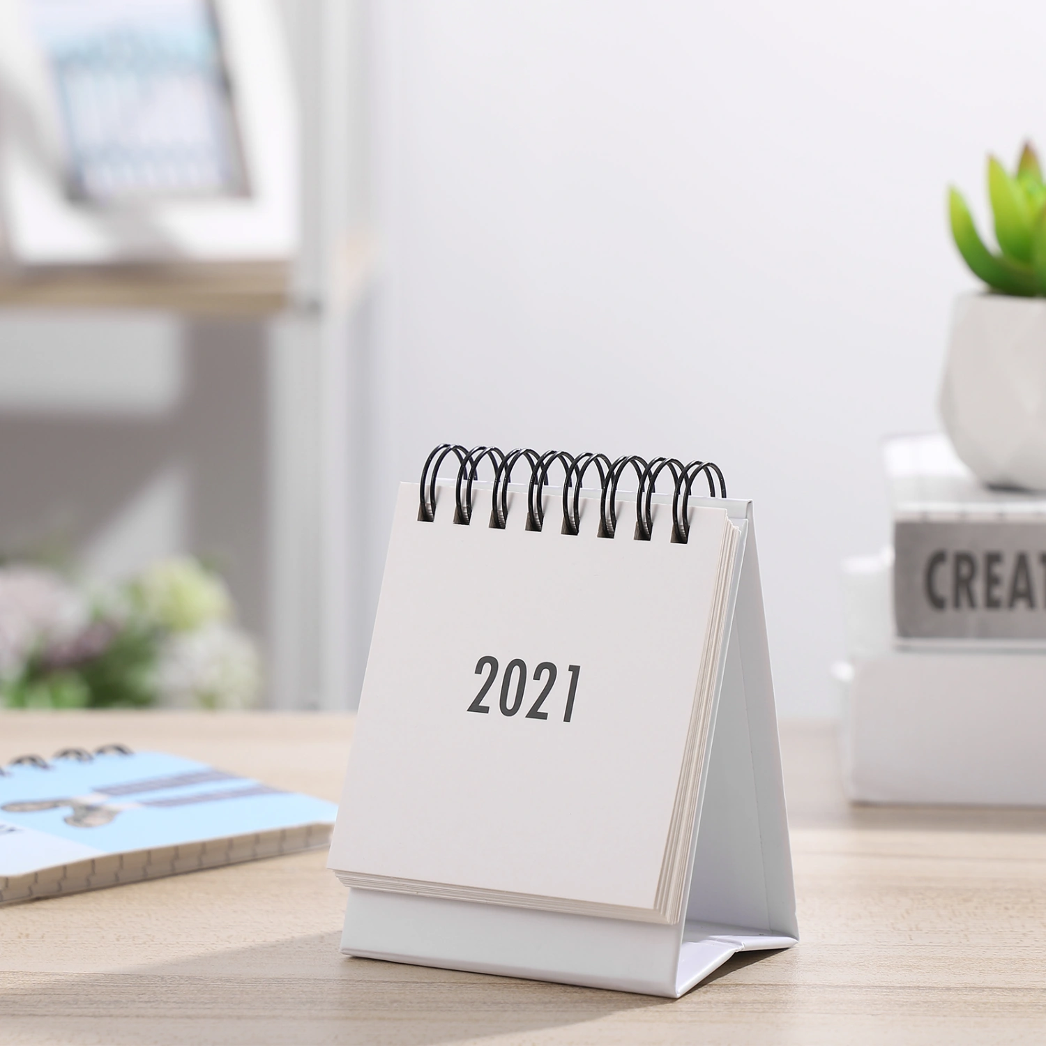 STOBOK Mini 2021 Desk Calendar Coil Calendar Standing Calendar Daily Scheduler Agenda Planner for Home Office (White)