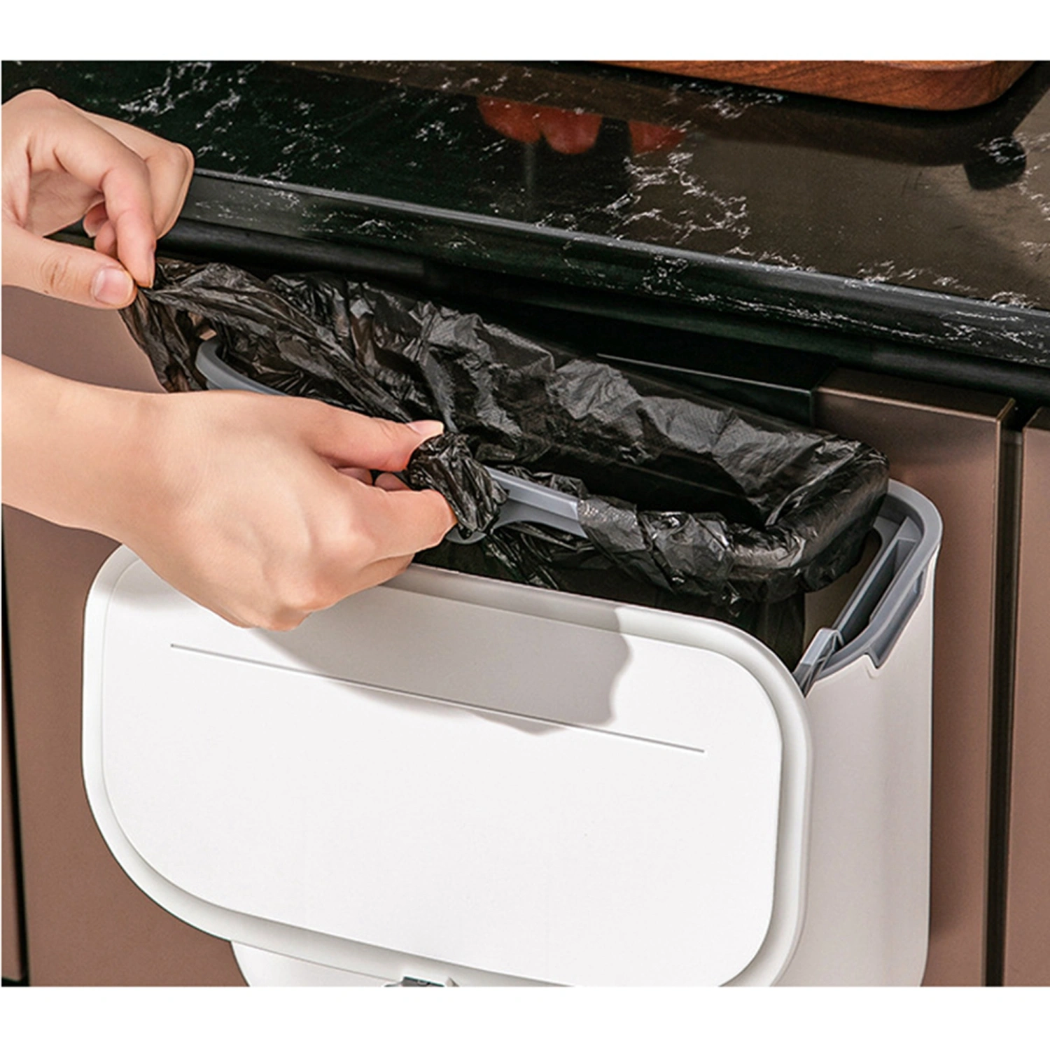 Hanging Trash Can with Lid, Plastic Garbage Can Kitchen Compost Bin